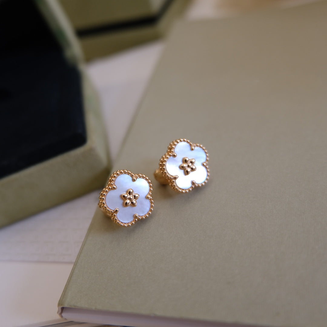 [Moco]LUCKY PINK GOLD WHITE MOP EARRINGS