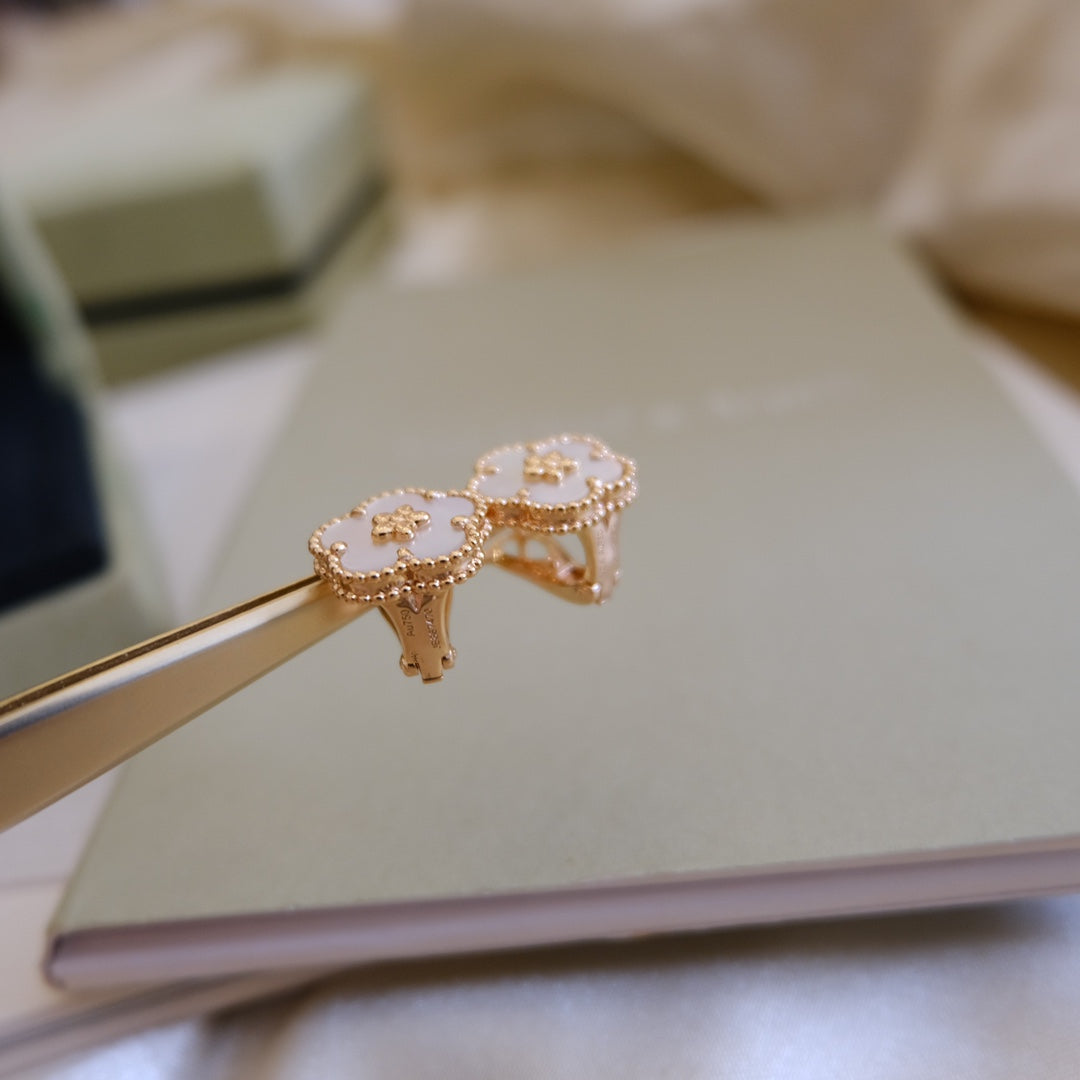 [Moco]LUCKY PINK GOLD WHITE MOP EARRINGS