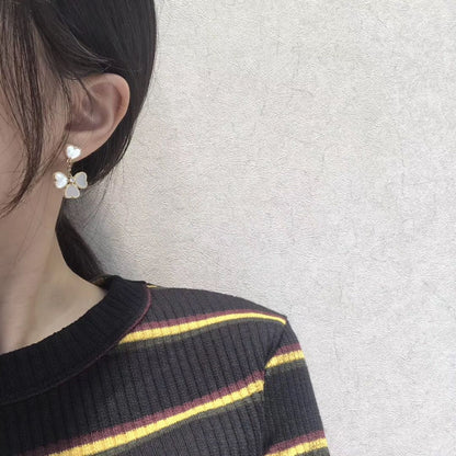 [Moco]CLOVER SWEET WHITE MOP EARRINGS