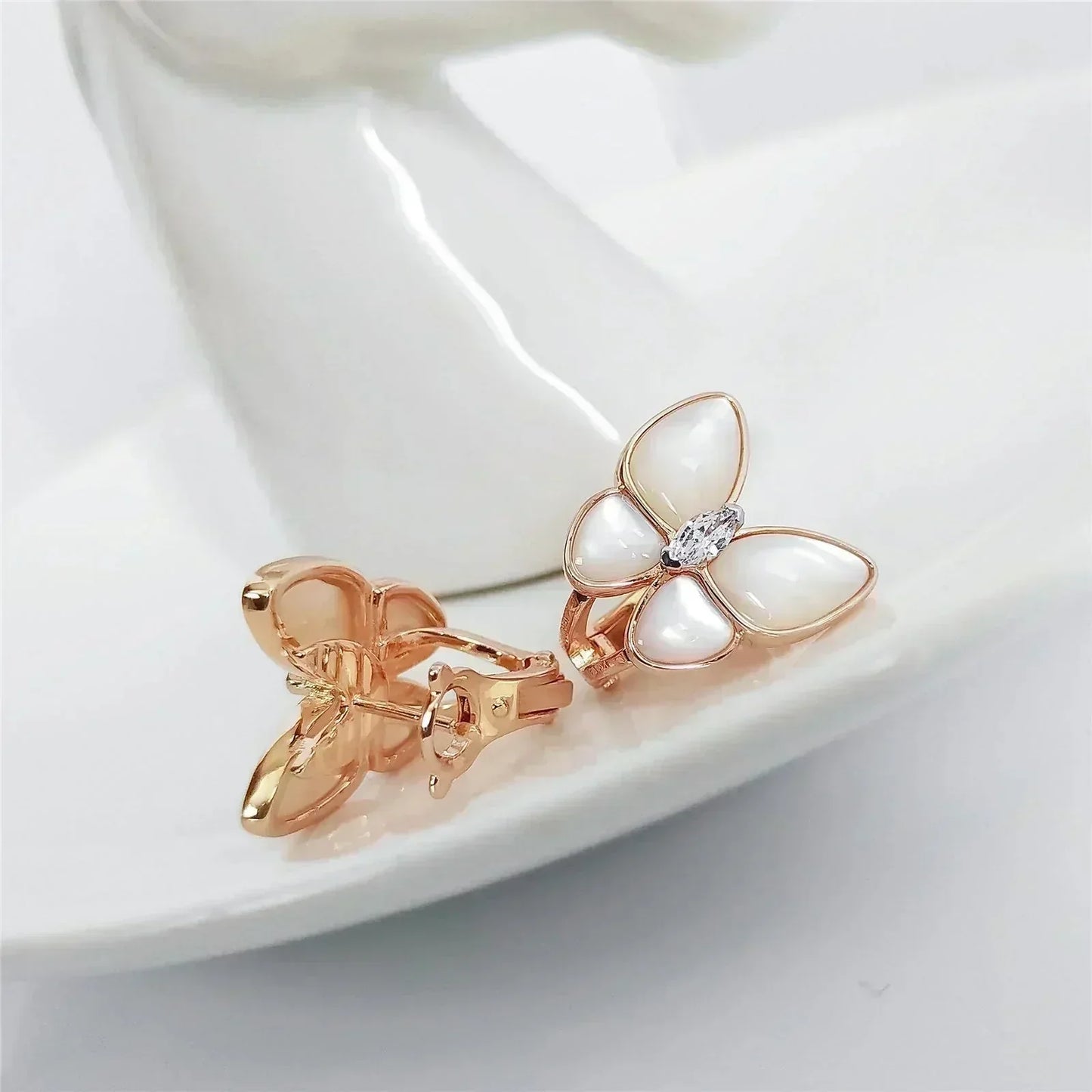 [Moco]BUTTERFLY MOP DIAMOND EARRINGS