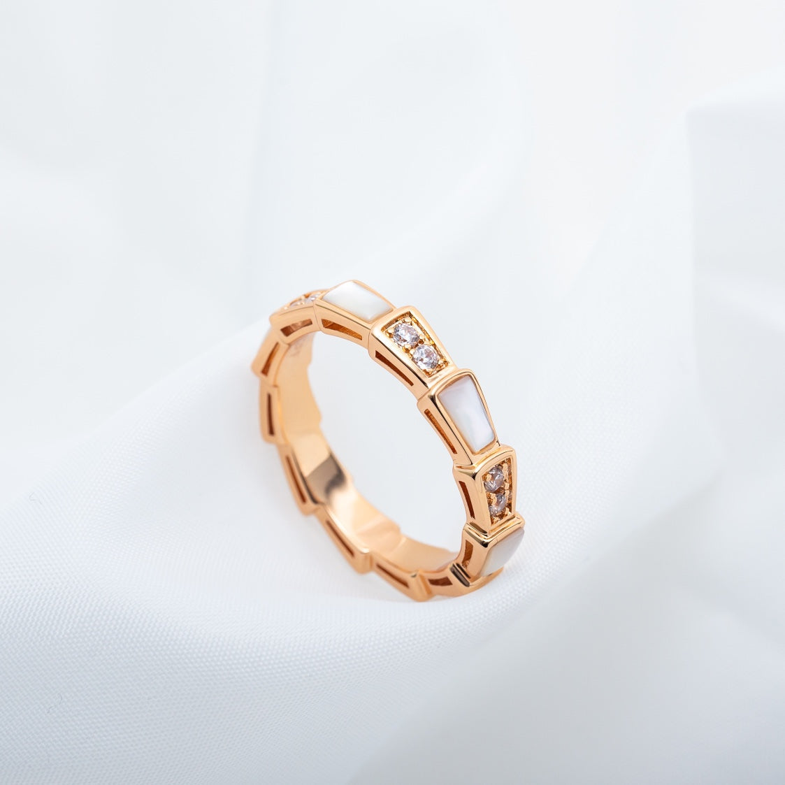 [Moco]SERPENTI RING ROTGOLD DIAMANT MOP 3MM