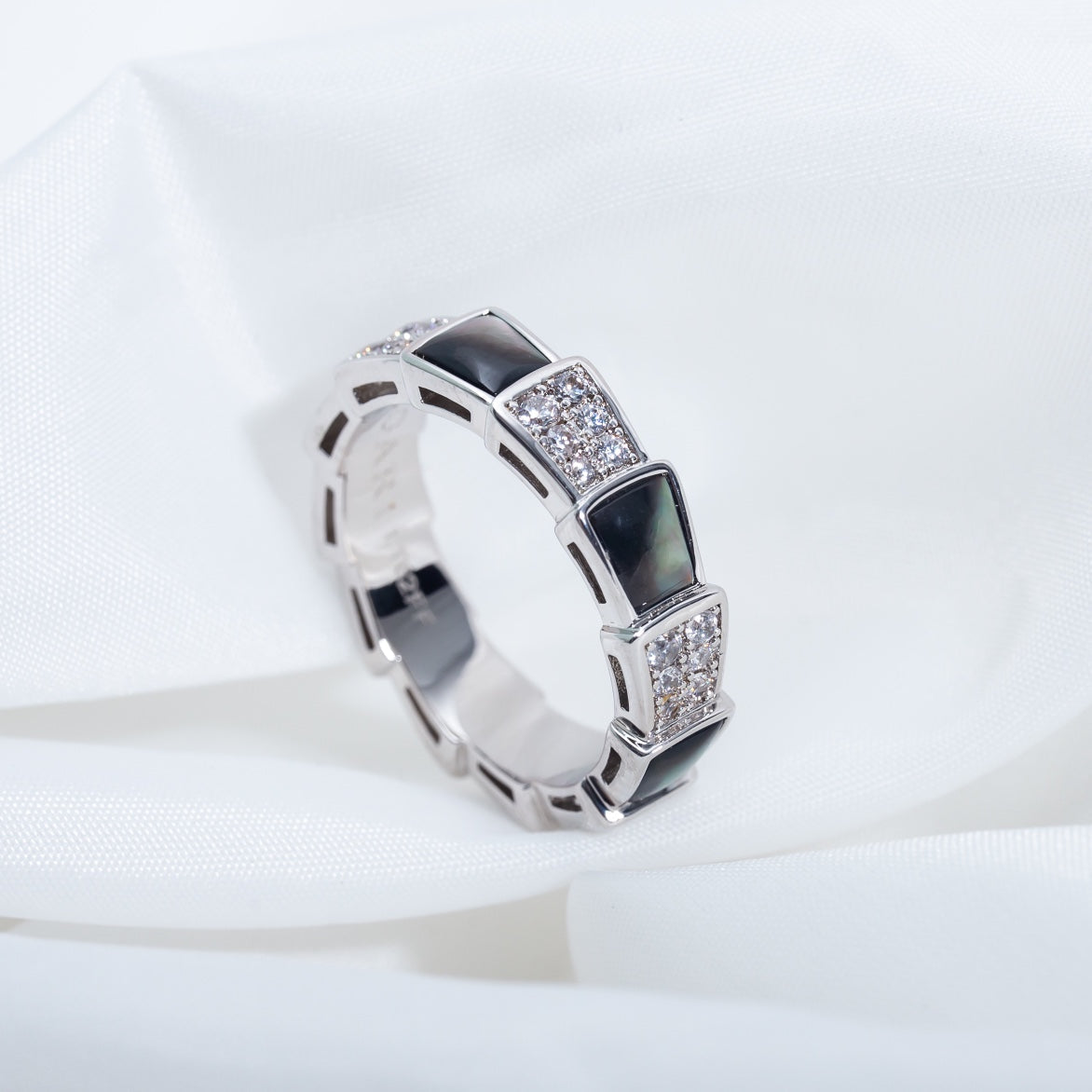 [Moco]SERPENTI RING SILVER DIAMOND BLACK MOP 4MM