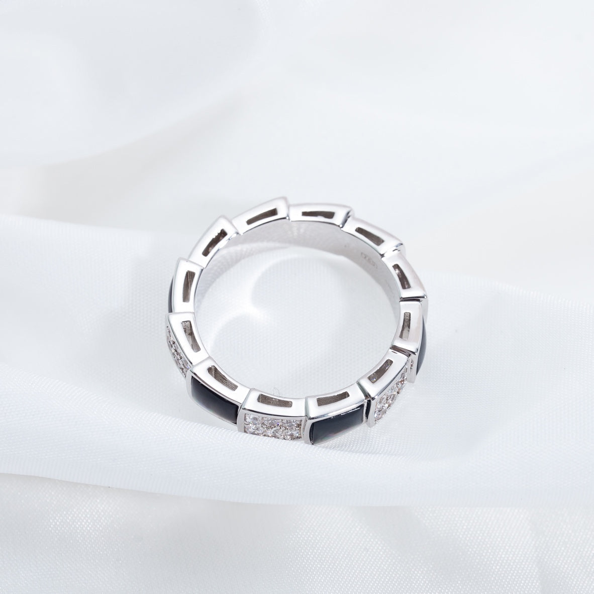 [Moco]SERPENTI RING SILBER DIAMANT SCHWARZ MOP 4MM