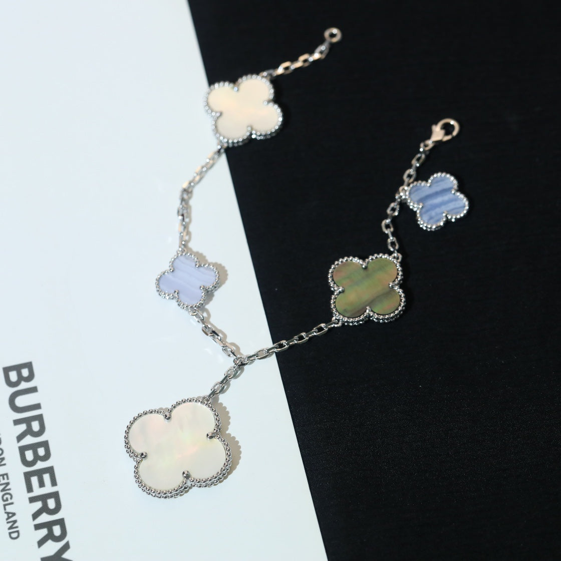 [Moco]CLOVER BRACELET 5 MOTIFS MOP CHALCEDONY SILVER