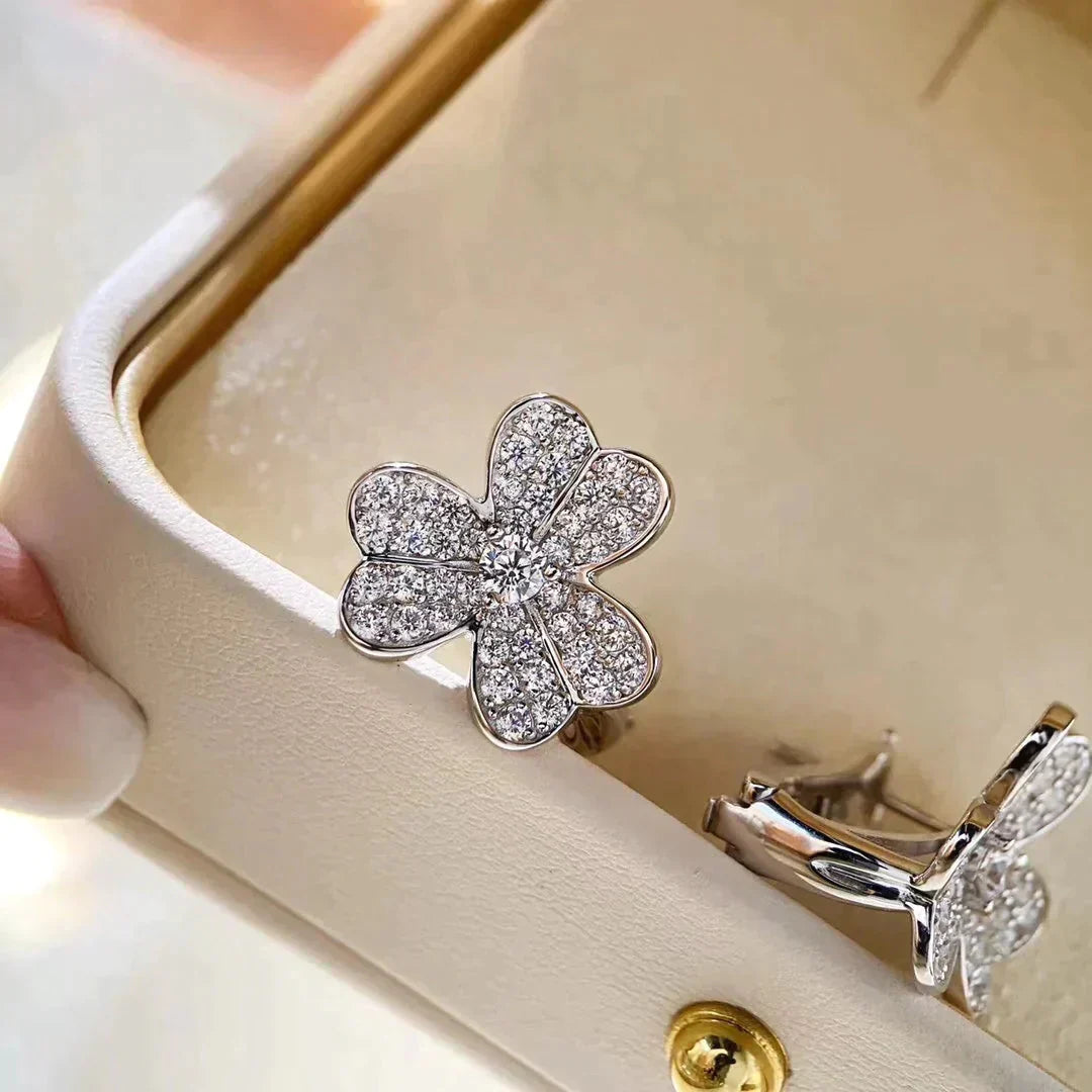 [Moco]CLOVER COMOS DIAMOND EARRINGS SILVER