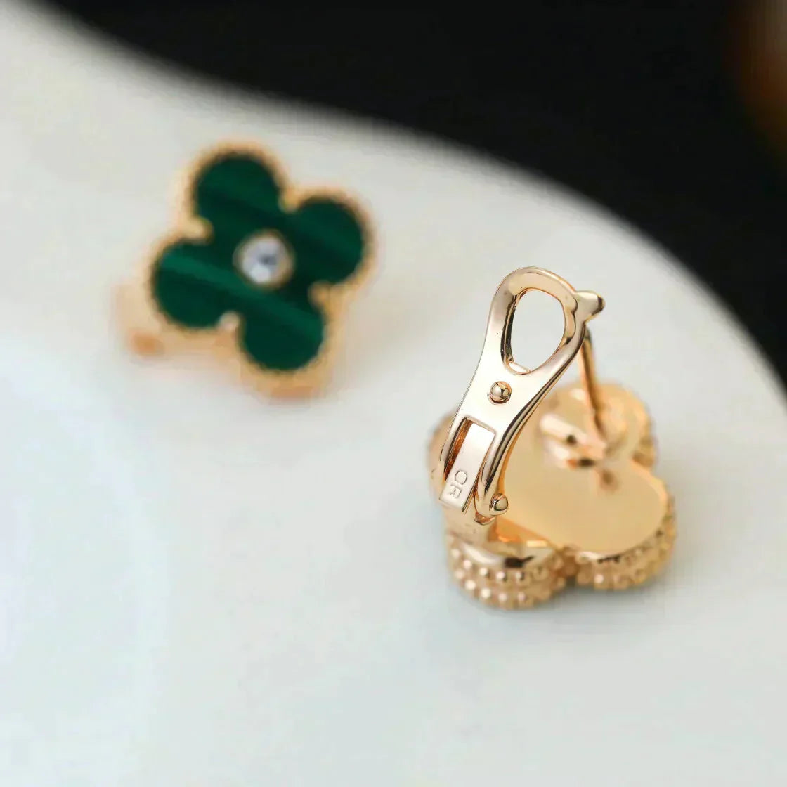 [Moco]CLOVER MEDIUM 1 MOTIFS MALACHITE DIAMOND EARRINGS