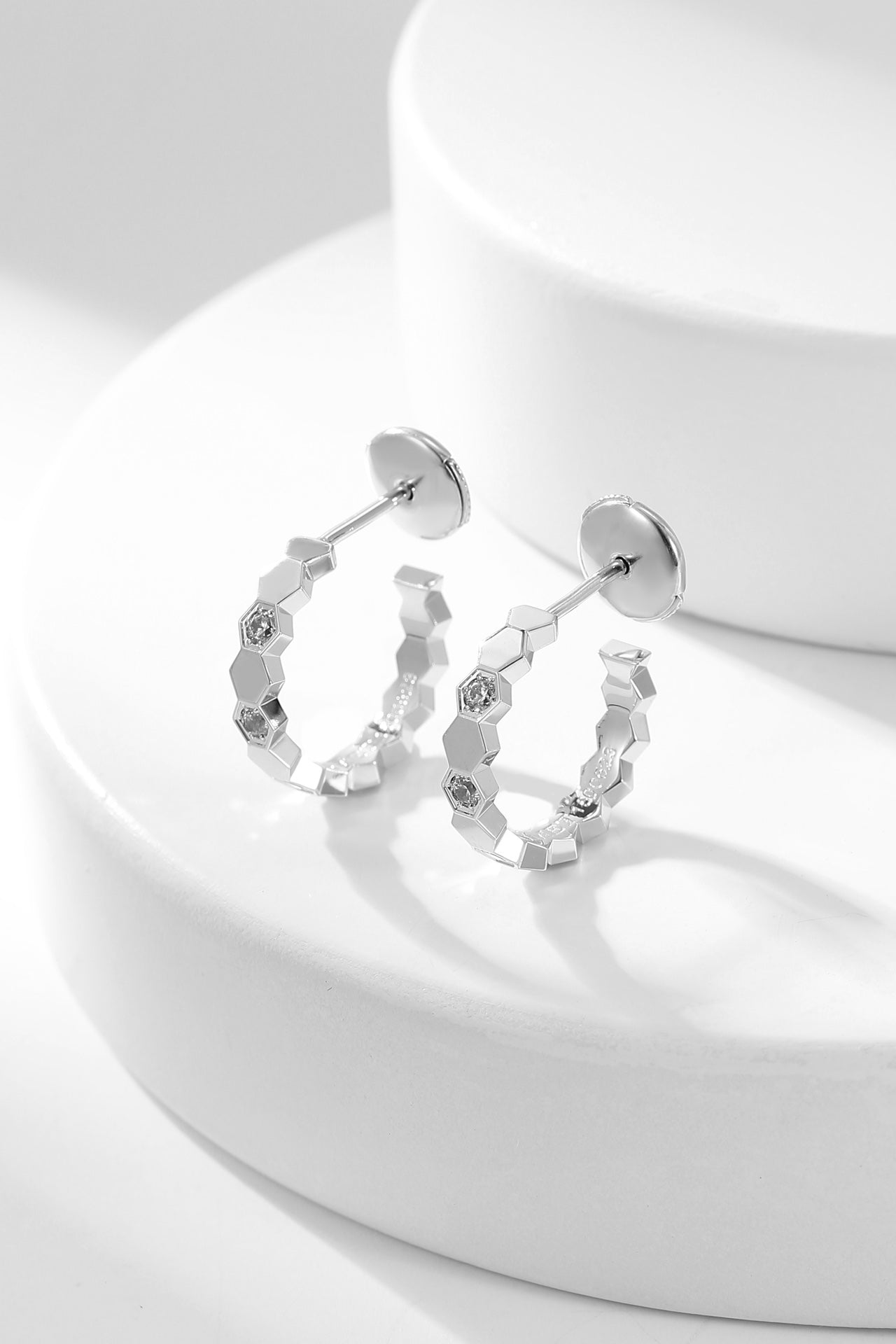 [Moco]BEE LOVE DIAMOND HOOP EARRINGS