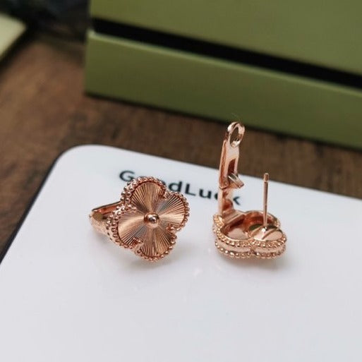 [Moco]CLOVER MEDIUM STUD EARRINGS