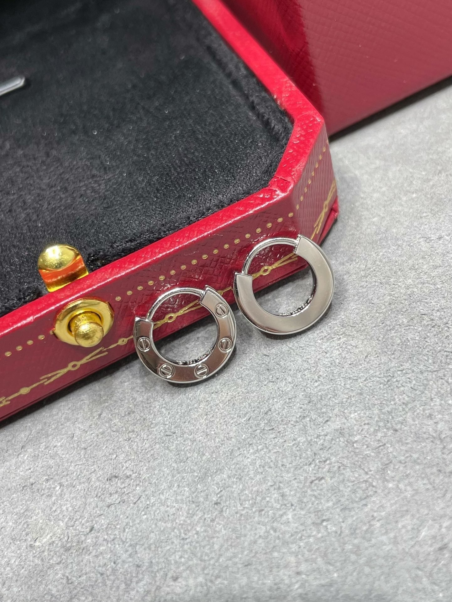 [Moco]LOVE MINI EARRINGS