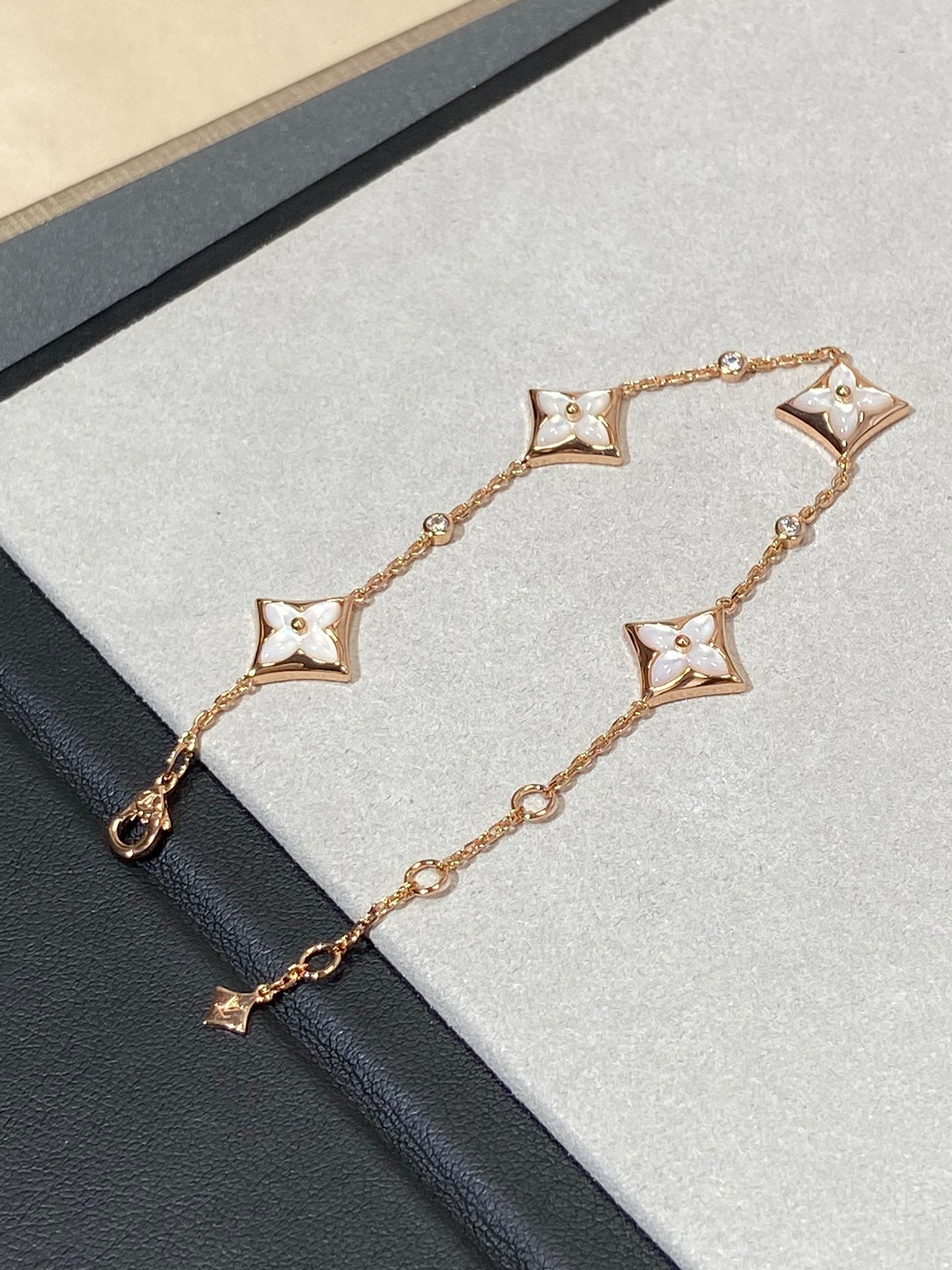 [Moco]STAR 4 MOTIF MOP DIAMOND PINK GOLD BRACELET