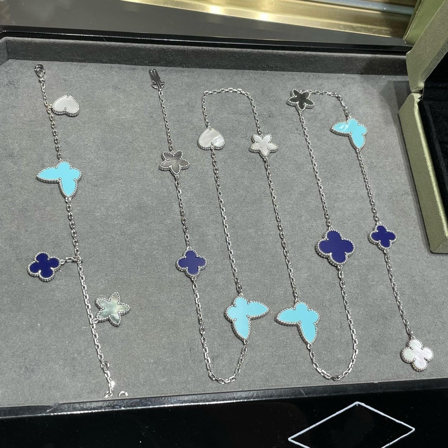 [Moco]LUCKY CLOVER SILVER 11 MOTIF NECKLACE