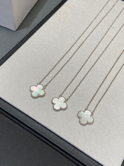 [Moco]CLOVER MEDIUM SILVER WHITE MOP NECKLACE