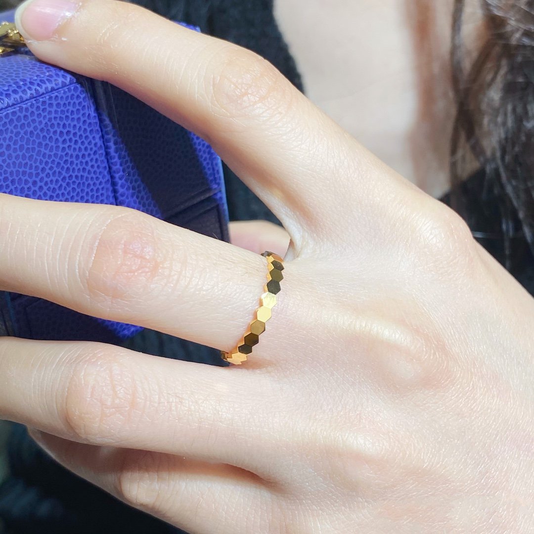 [Moco] KLEINER RING MIT BIENENLIEBE