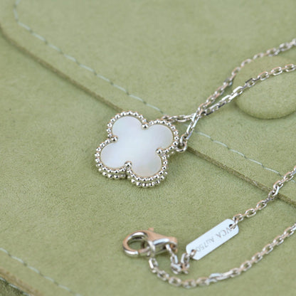 [Moco]CLOVER  15MM WHITE MOTHER-OF-PEARL SILVER