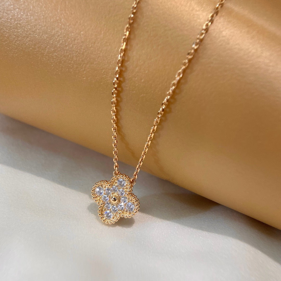 [Moco]CLOVER 15MM DIAMOND SINGLE FLOWER NECKLACE