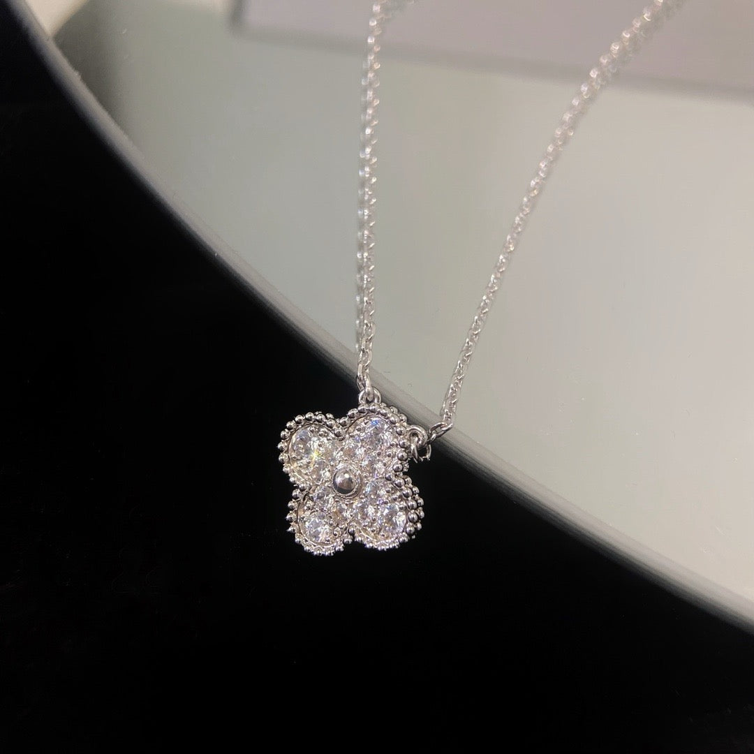 [Moco]CLOVER 15MM DIAMOND SINGLE FLOWER NECKLACE