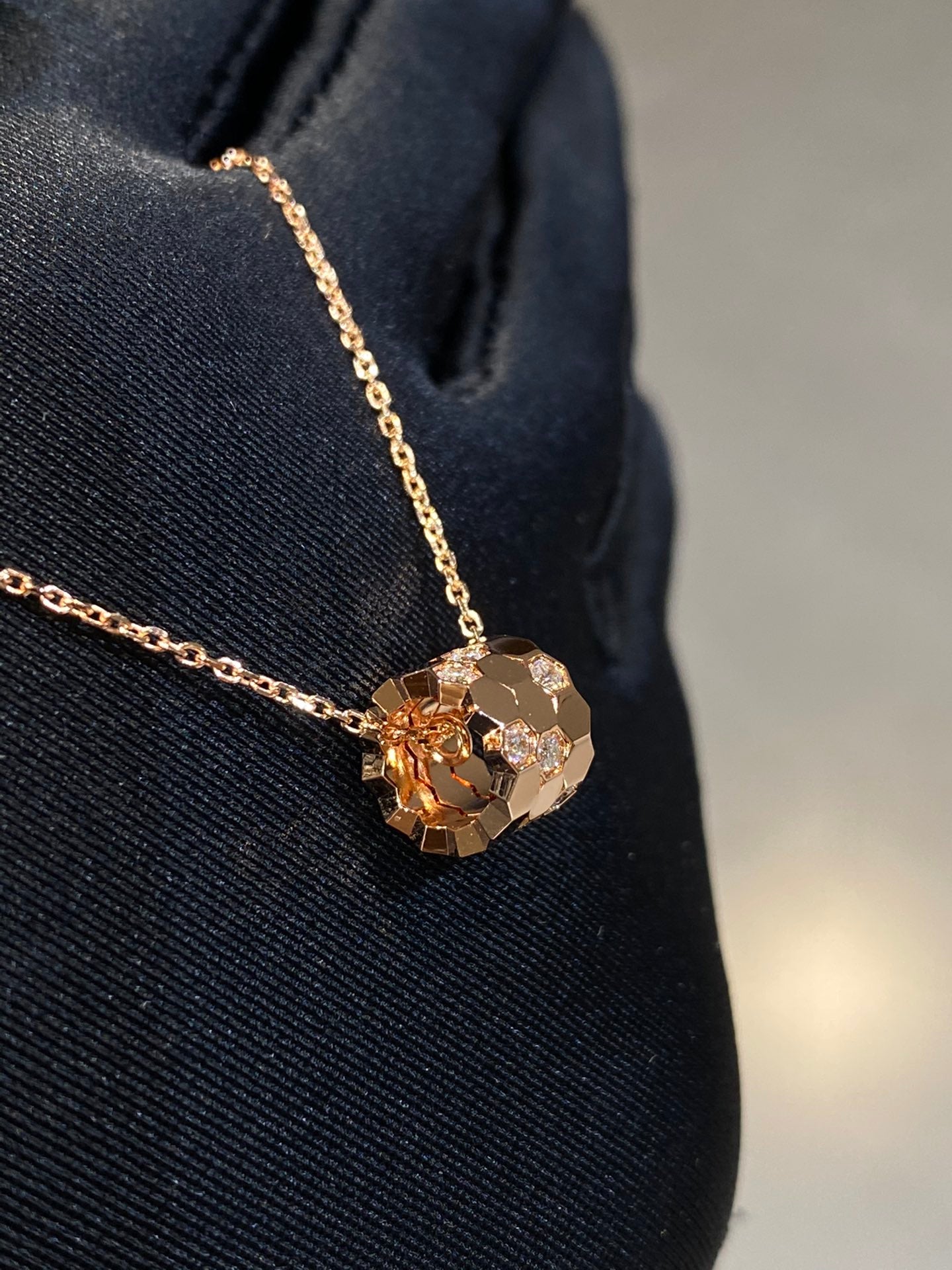 [Moco]BEE LOVE DIAMOND NECKLACE