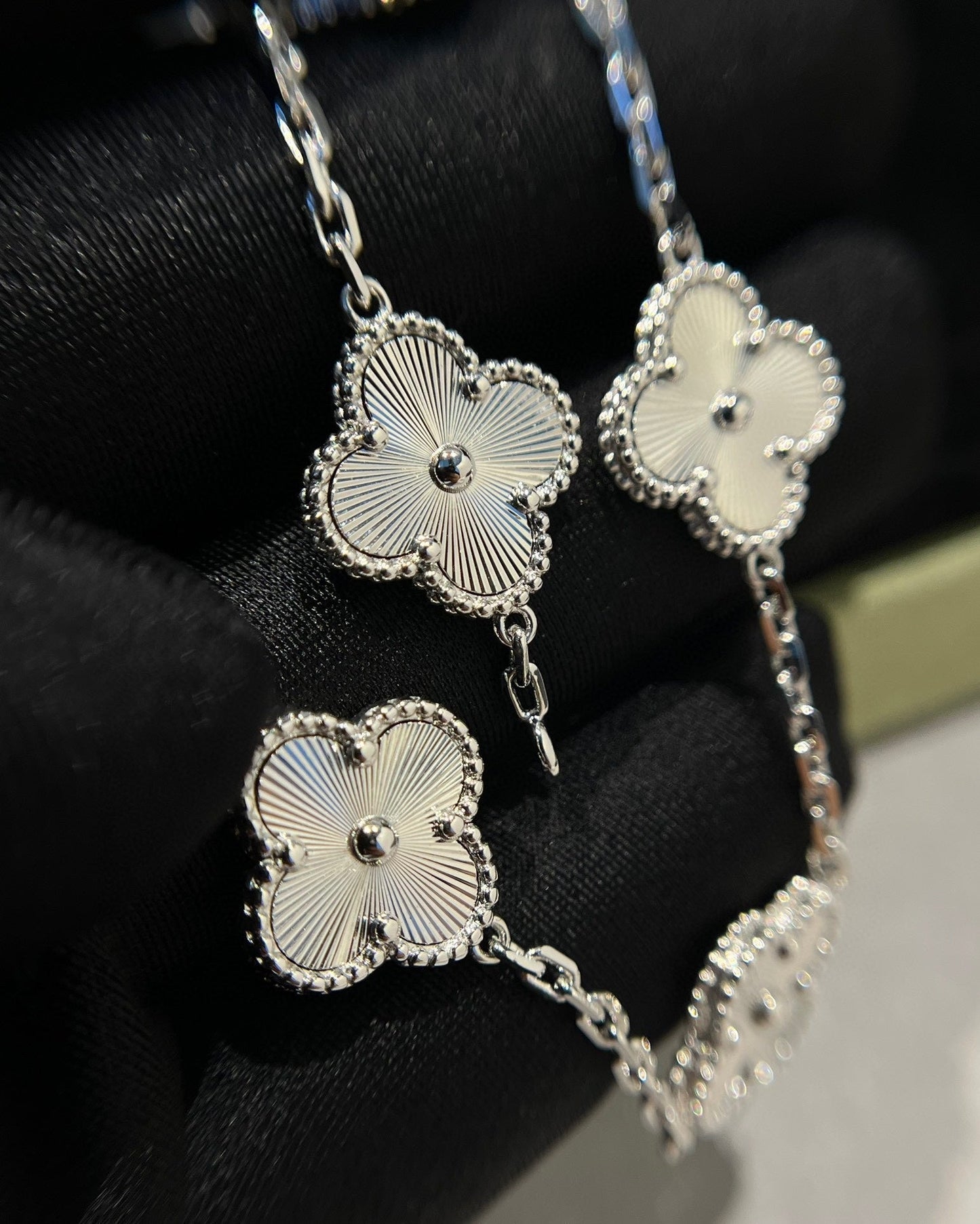 [Moco]CLOVER SILVER 5 MOTIFS BRACELET